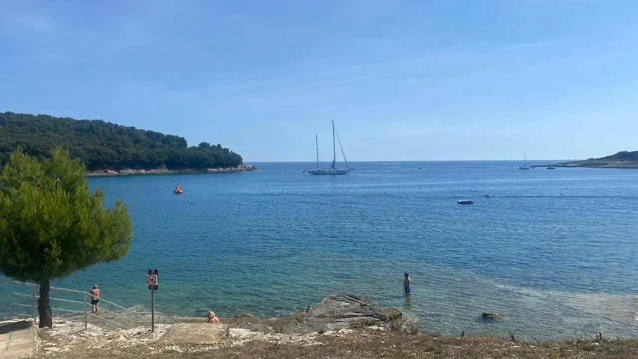 Villa Holiday Banjole 0*,